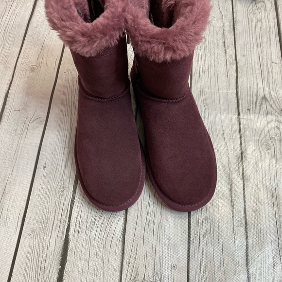 Lamo Suede Slip On Willow Ankle Boots - Picture 13 of 13